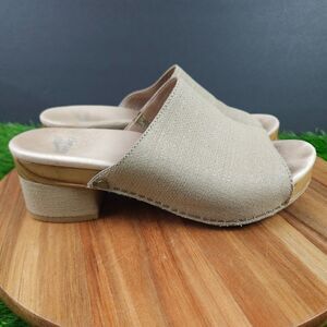Dansko Giana Womens 38 US 7.5-8 Beige Leather Open Toe Heeled Clog Sandal